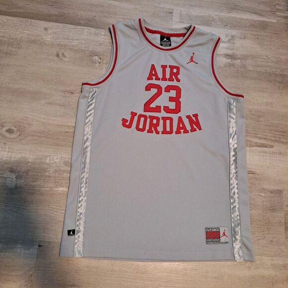 Nike Air Jordan # 23 Basketball Boys Jersey Youth Size XL 13-15 Years Grey - Picture 1 of 13